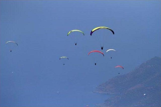 Babadağ dan Yama&ccedil; Paraş&uuml;t&uuml;yle Atlayış Sayısı D&uuml;şt&uuml; 1