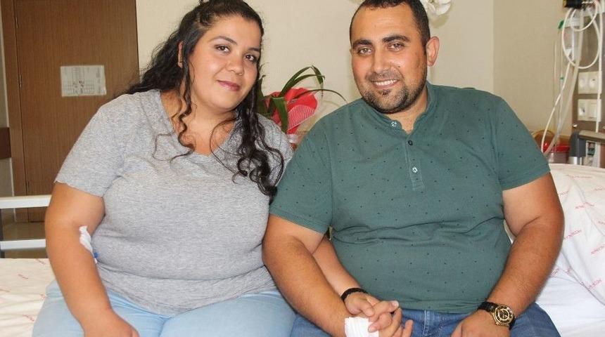 130&rsquo;ar Kiloluk &Ccedil;ift, Fazla Kilolarından T&uuml;p Mide Ameliyatı İle Kurtuluyor