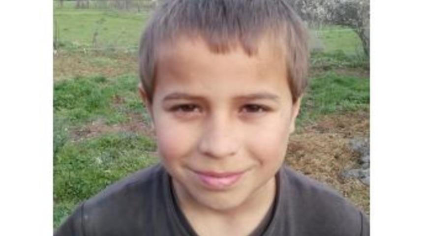 13 Yaşındaki &Ccedil;ocuğun Cesedi Ağaca Asılı Bulundu