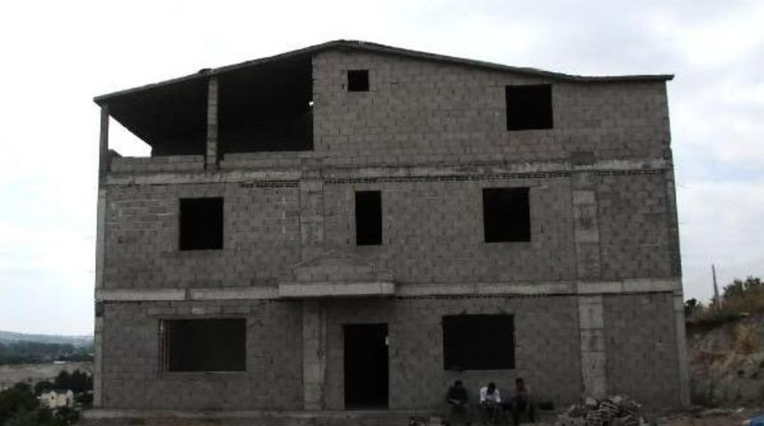 Akademisyen Bülbül’Ün Kaçak Bağevi Yıkıldı