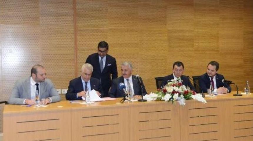 Bakan Arslan, Kars'ta Lojistik Merkez Protokol Imza T&ouml;renine Katıldı