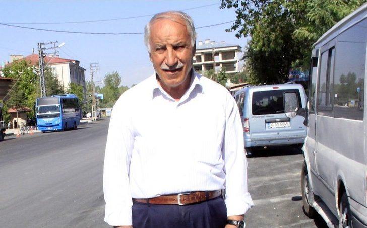 Van Büyükşehir Belediyesine Pankartlı Teşekkür G1