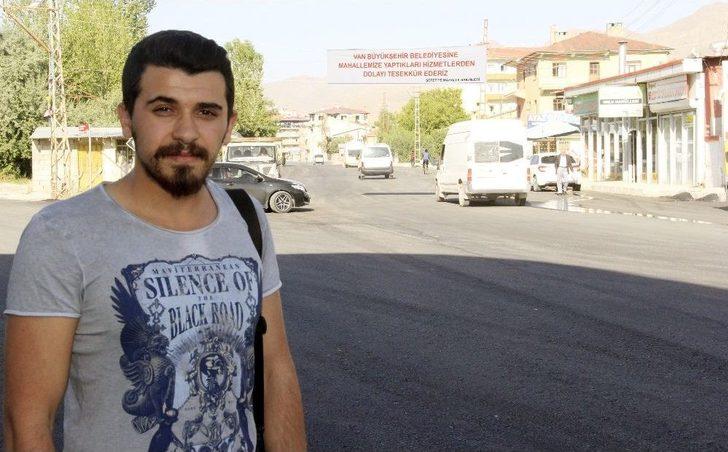 Van Büyükşehir Belediyesine Pankartlı Teşekkür G2