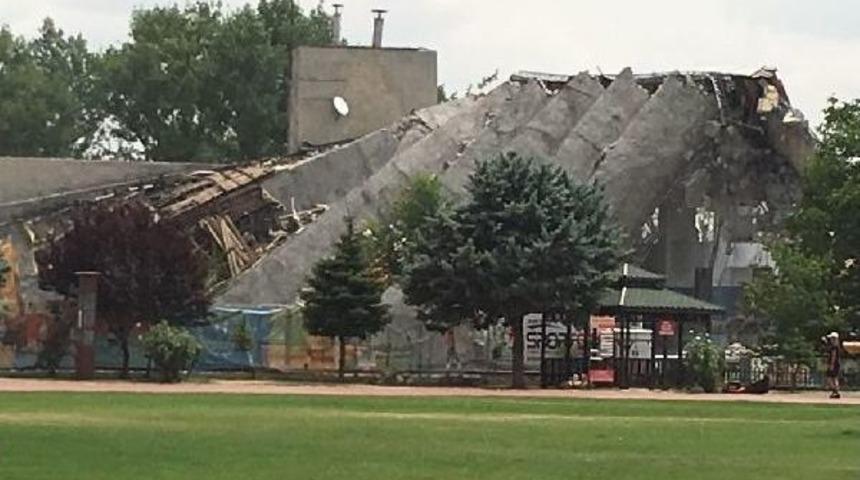 Tarihi Anıttepe Y&uuml;zme Havuzu Yıkıldı