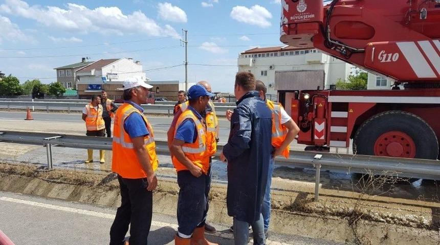 B&uuml;y&uuml;k&ccedil;ekmece Belediyesi&rsquo;nden Sel Seferberliği