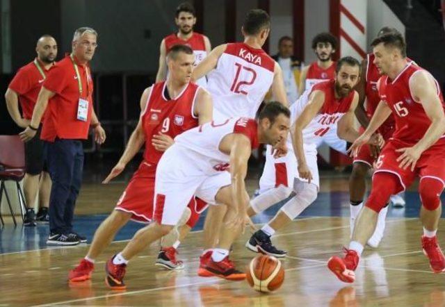 Türkiye-Polonya: 75-83 (İşitme Engelliler Olimpiyatı)