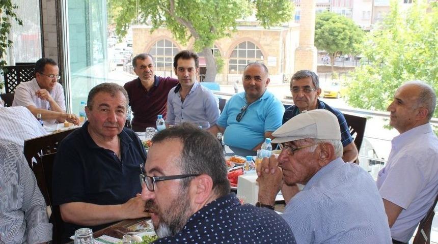 Merhum Belediye Başkanı Hakkı G&ouml;&ccedil;en 2. &Ouml;l&uuml;m Yıld&ouml;n&uuml;m&uuml;nde Anıldı