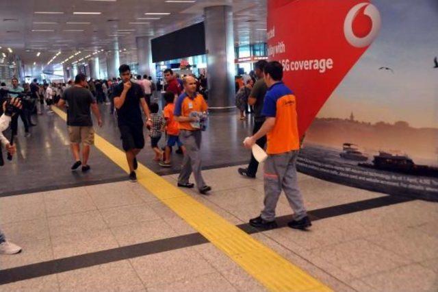 Fotoğraflar//atatürk Havalimanı'nda Kokunun Nedeni Belli Oldu