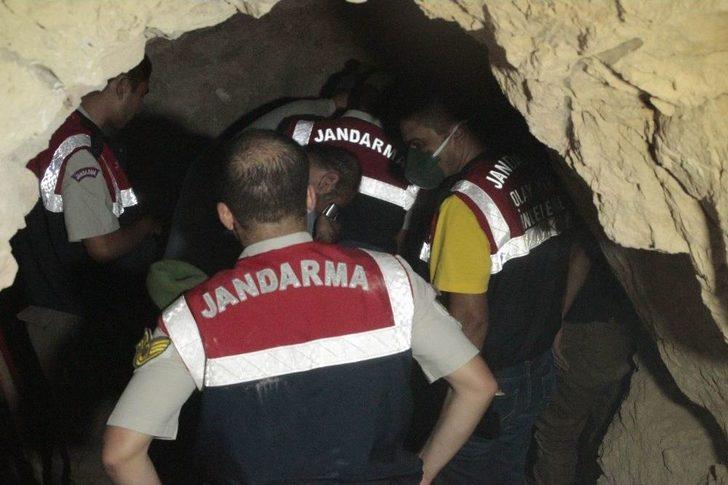 (özel Haber) Yaşlı Kadını Altınları İçin Öldürüp 30 Metrelik Define Kuyusuna Gömdüler G3