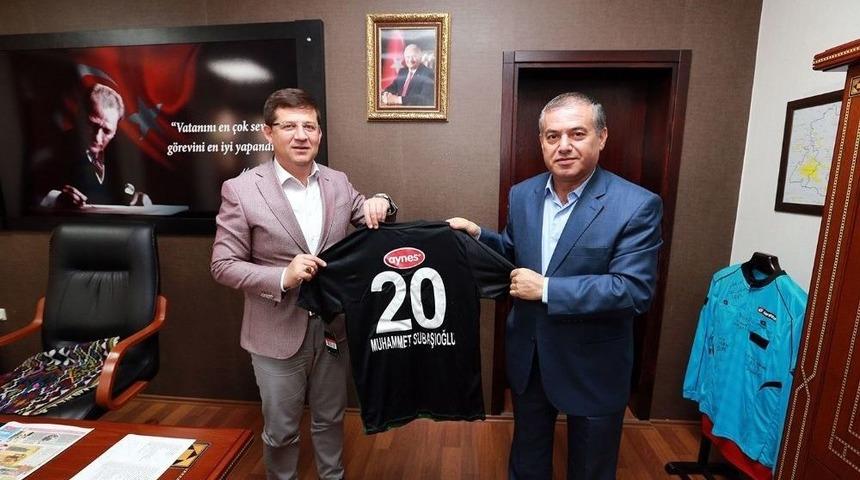 Başkan Subaşıoğlu’na Denizlispor Forması