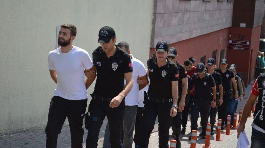 Uyuşturucudan G&ouml;zaltına Alınan 7 Kişi Adliyeye Sevk Edildi