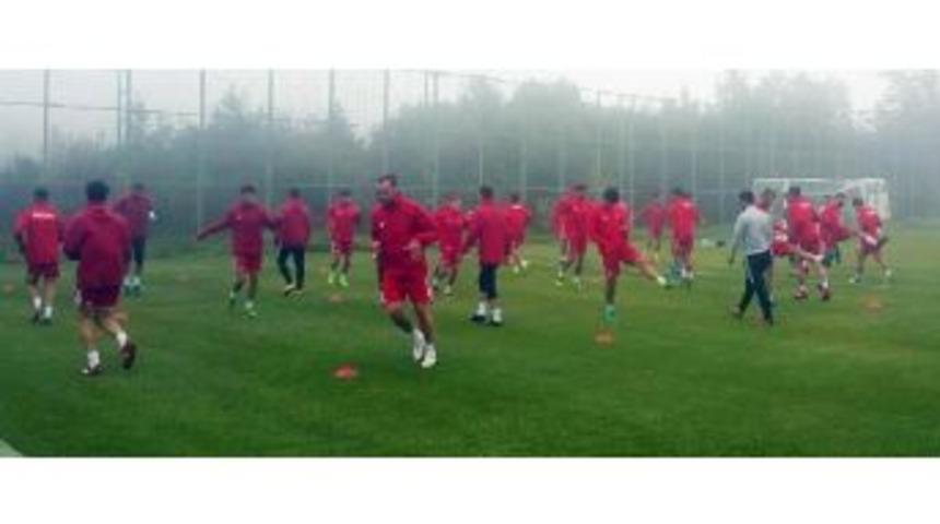 Turgutluspor Hazırlıklarını Kartepe'de S&uuml;rd&uuml;r&uuml;yor