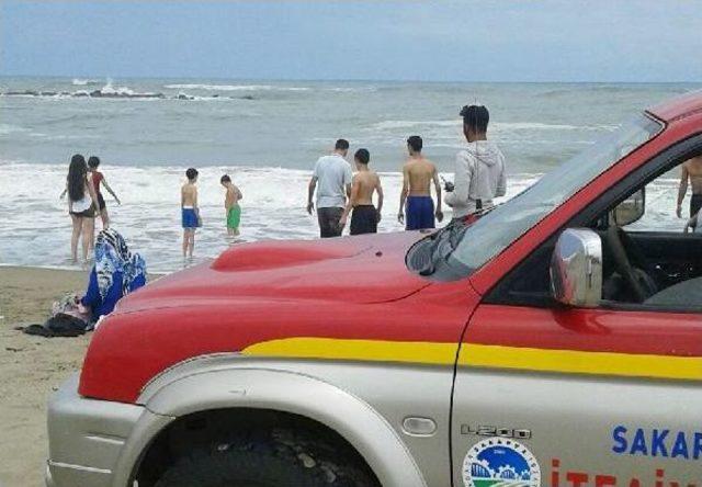 Uyarılara Rağmen Denize Girdiler 2