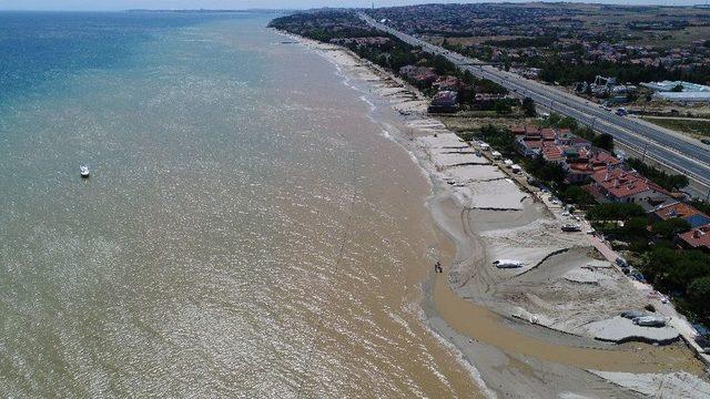 Silivri’de Çamura Bulanan Deniz Havadan Görüntülendi