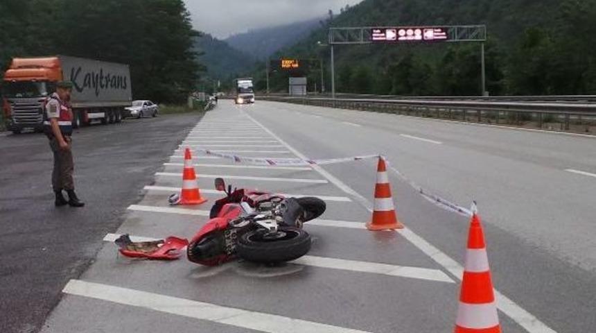 Ordu'da Motosikletle Hız Kazası: 2 &Ouml;l&uuml;