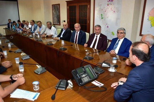 Vali Erin Oda Ve Dernek Başkanları İle Bir Araya Geldi 1