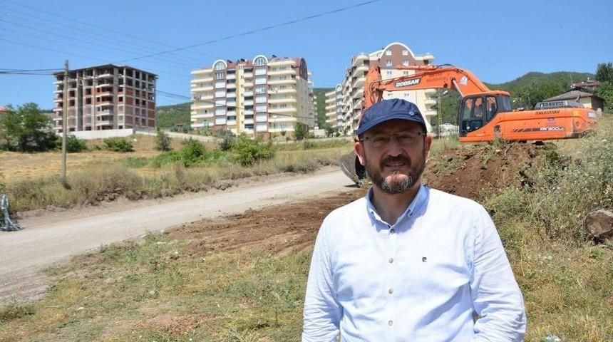 Niksar&rsquo;da 3 Yıllık Yol Sorunu &Ccedil;&ouml;z&uuml;l&uuml;yor