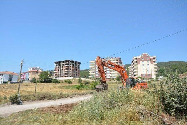 Niksar&rsquo;da 3 Yıllık Yol Sorunu &Ccedil;&ouml;z&uuml;l&uuml;yor 2