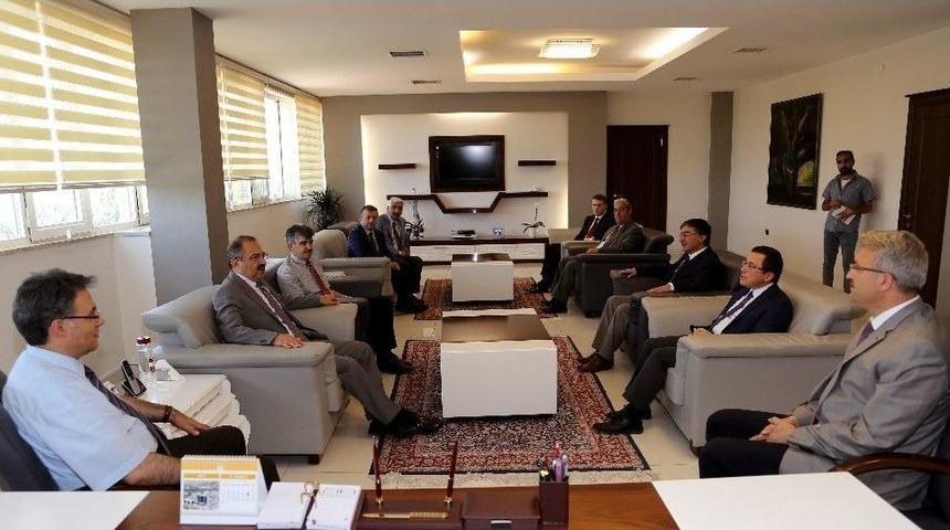 Vali Kaban&rsquo;dan Rekt&ouml;r Kızılay&rsquo;a Ziyaret