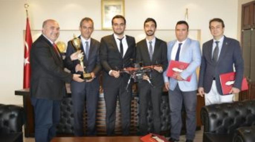 &Ouml;zer, Beun Uav Takımını Makamında Kabul Etti