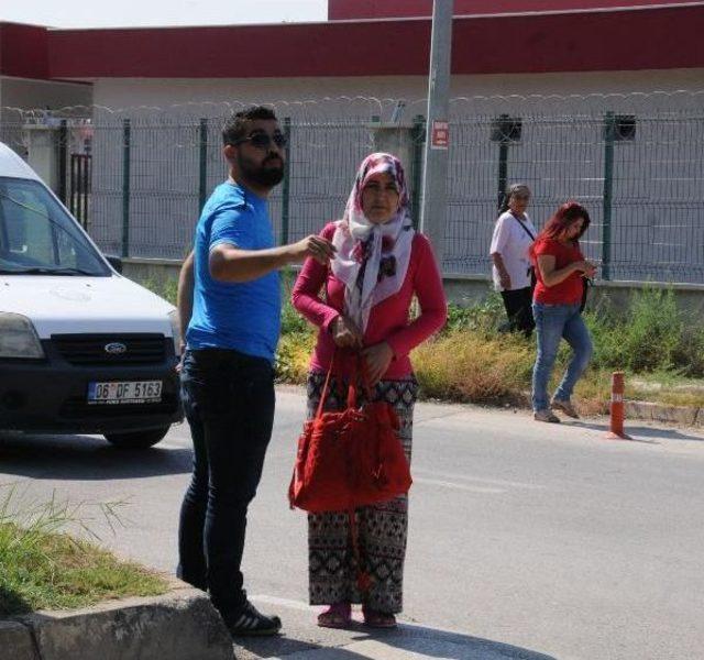 Emniyet Önünde Şüpheli Paket Paniği