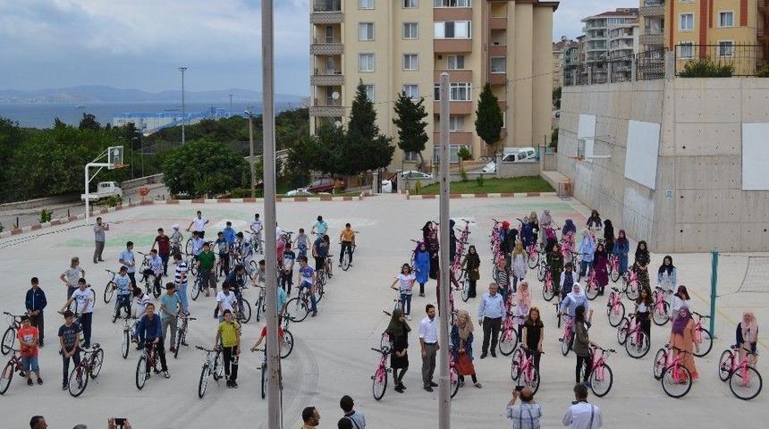 Teog&rsquo;da Başarılı &Ouml;ğrenciler &Ouml;d&uuml;llendirildi
