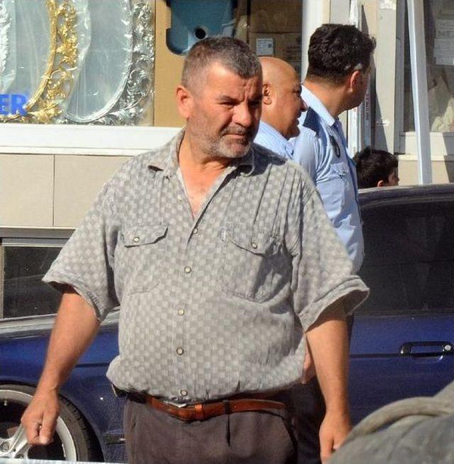 Yol &Ccedil;&ouml;kt&uuml;,beton Kamyonu I&ccedil;ine D&uuml;şt&uuml; 1