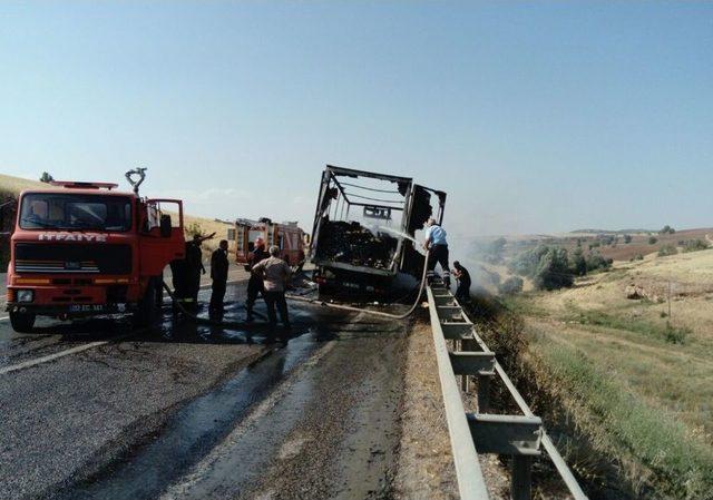 Süt Ürünleri Taşıyan Tır Yandı