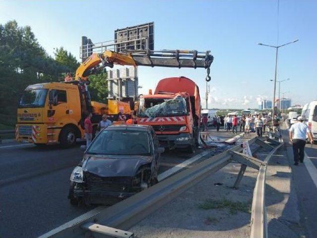 Kağıthane'de Trafik Kazası: 4 Yaralı