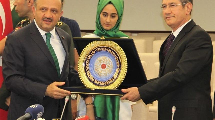 Milli Savunma Bakanlığı&rsquo;nda Devir Teslim T&ouml;reni