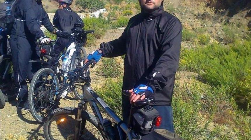 Kamyonun &Ccedil;arptığı Bisiklet&ccedil;inin Acı Sonu