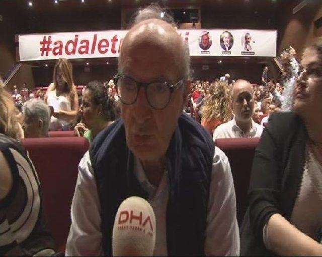 Cumhuriyet in Tutuklu Yazarları Ve Avukatları Için "adalet Nöbeti Buluşması" 1