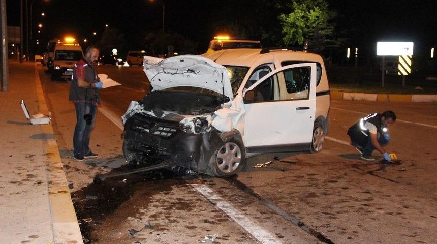 Karaman&rsquo;da Trafik Kazası: 1 &Ouml;l&uuml;, 9 Yaralı