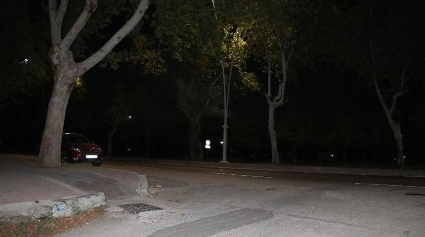 Adana&rsquo;da İki Kadın Silah Zoruyla Arabaya Bindirilerek Ka&ccedil;ırıldı