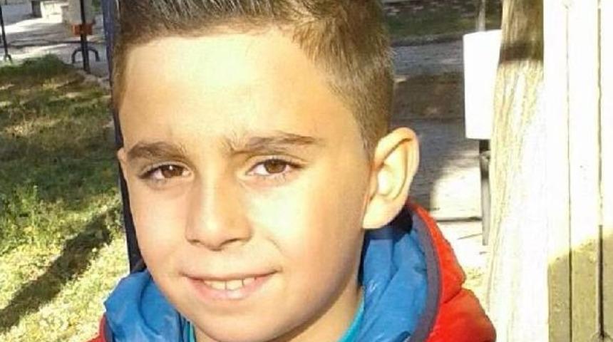 Saklamba&ccedil; Oynarken 7'nci Kattan D&uuml;ş&uuml;p &Ouml;ld&uuml;