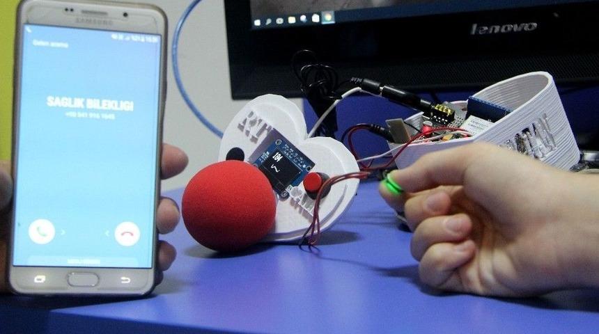 Dedesi Kalp Krizi Ge&ccedil;irdi, Hastaların Hayatını Kurtaracak Cihaz Geliştirdi