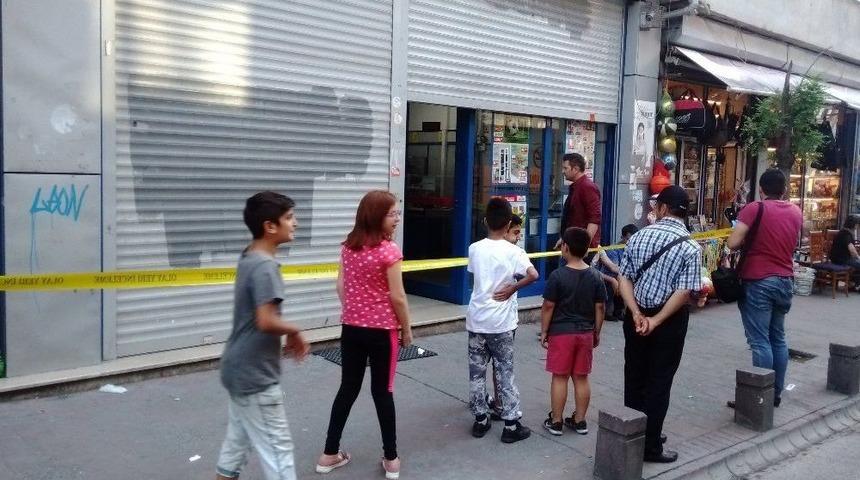 (&ouml;zel Haber)-beyoğlu&rsquo;nda Silahlı Market Soygunu