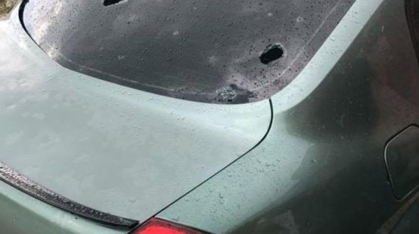 (özel Haber) Yumurta Büyüklüğünde Yağan Dolu, Aracın Camını Kırdı