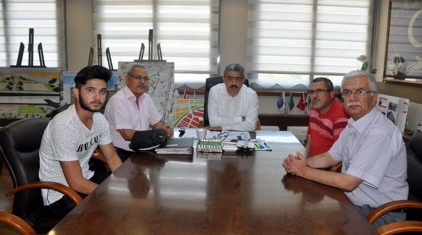 Ege&rsquo;deki Aydınlılar Tek &Ccedil;atı Altında Toplandı