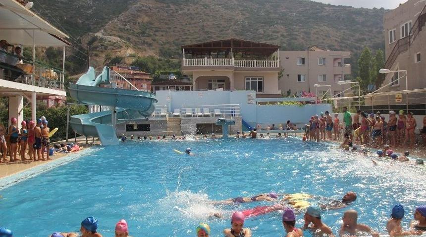 Samandağ Belediyesi&rsquo;nden &Uuml;cretsiz Y&uuml;zme Kursu