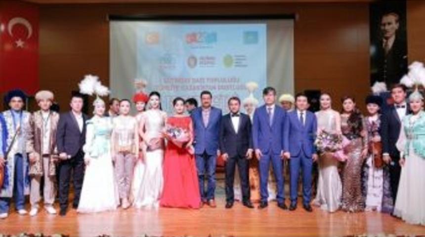 Ke&ccedil;i&ouml;ren&rsquo;de Kazak Konseri