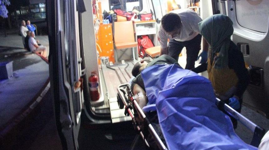 Konya&rsquo;da Bı&ccedil;aklı Kavga: 1&rsquo;i Ağır 3 Yaralı