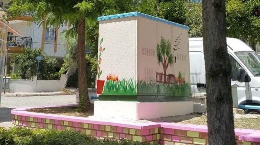 Efeler&rsquo;de Parkla Ve Trafolar Renkleniyor