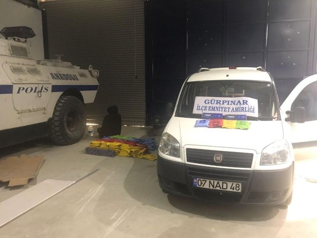 Van&rsquo;da Ka&ccedil;ak Sigara Ve T&uuml;t&uuml;n Operasyonu