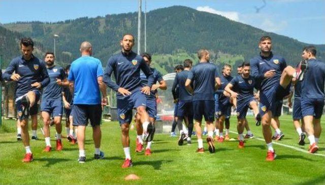 Kayserispor Avusturya da 3 &uuml;nc&uuml; Etap Kamp &Ccedil;alışmalarına Başladı 1