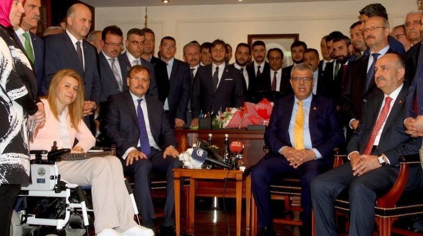 Veysi Kaynak, Başbakan Yardımcılığı G&ouml;revini Hakan &Ccedil;avuşoğlu&rsquo;na Devretti