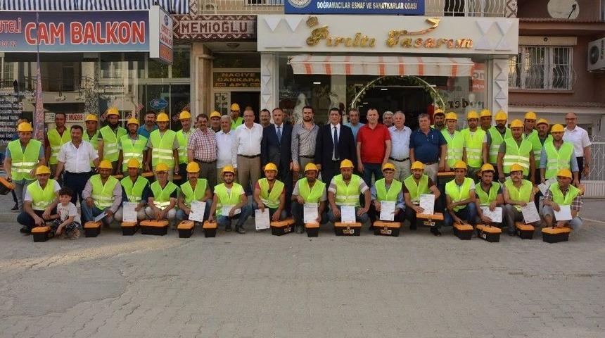 İnşaat Sekt&ouml;r&uuml; &Ccedil;alışanları Sertifikalarını Aldı