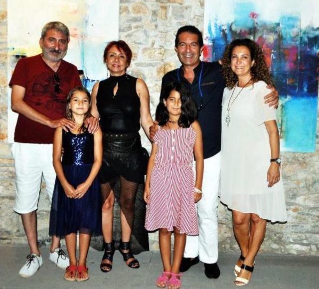 Halit Akçatepe'nin Ressam Damadı Bodrum'da Sergi Açtı