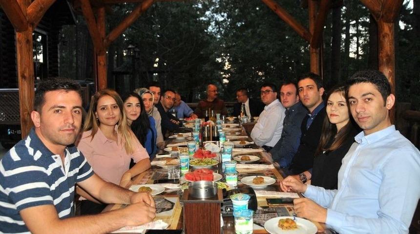 Başkan Akkaya Veda Yemeği D&uuml;zenledi