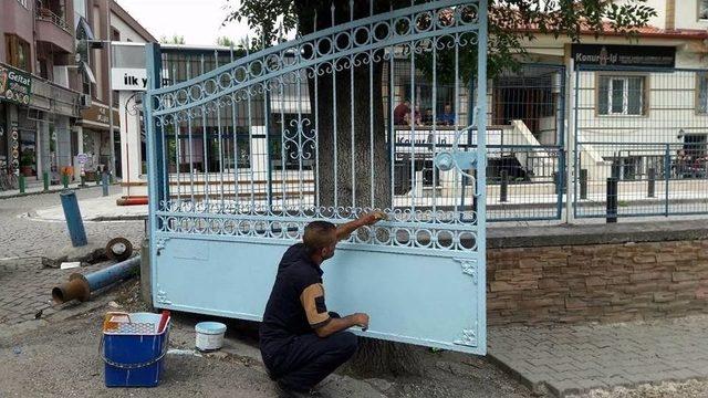 Babaları Boyadı Çocukları Yalnız Bırakmadı